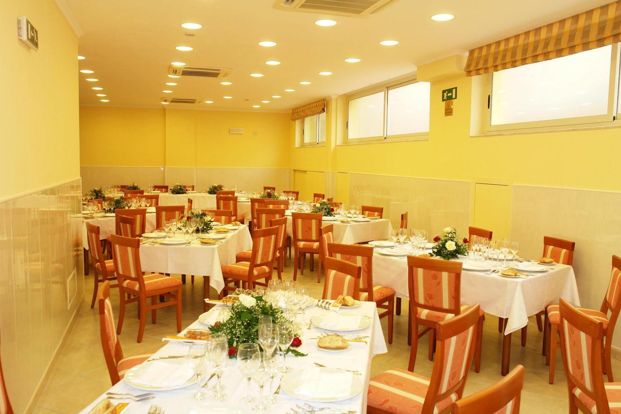 Hotel Orizzonte Letojanni Restaurant photo